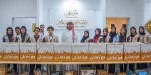 طلاب المدارس الخاصة في عجمان يوزعون «المير الرمضاني» - الهلال الإخباري
