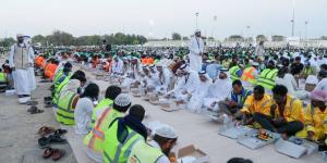 «داماك الخيرية» و«الهلال الأحمر» توزعان 10 آلاف وجبة إفطار وكسوة عيد - الهلال الإخباري