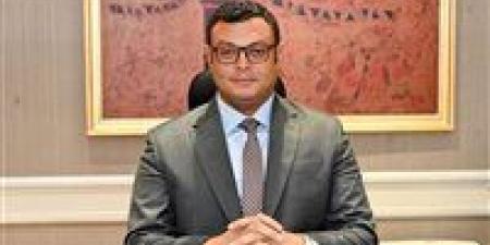 وزير الإسكان يتفقد سير العمل بمشروعات التطوير بمارينا وكومبوند مزارين بالعلمين الجديدة - الهلال الإخباري