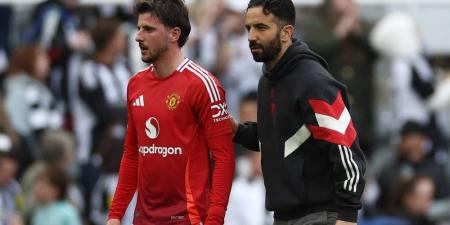 مدرب مانشستر يونايتد يدفع تذاكر الطاقم وعائلاتهم لحضور النهائي الأوروبي - الهلال الإخباري