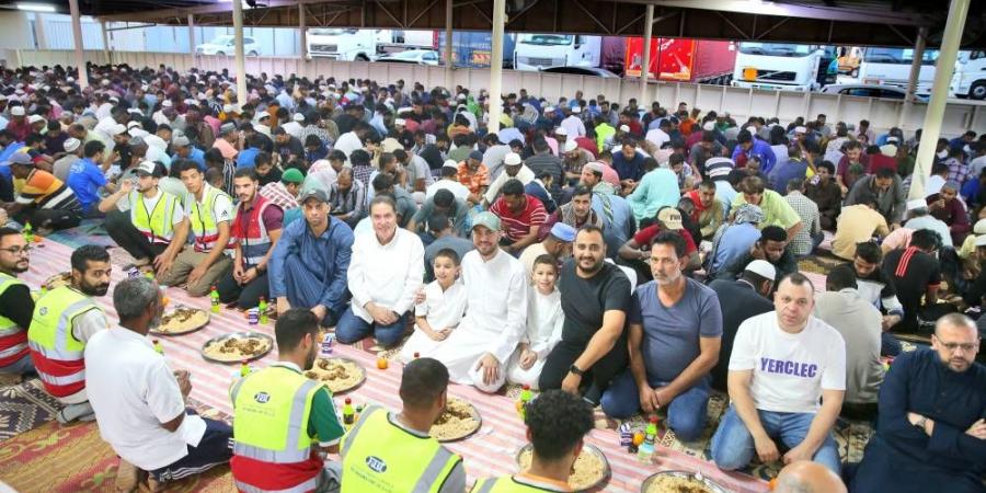 بالفيديو | 3000 صائم يفطرون يومياً في مسجد البشير في الصناعية 12 بالشارقة - الهلال الإخباري