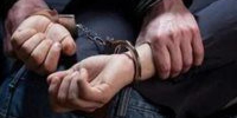 ضبط عنصرين إجراميين بحوزتهما 28 بندقية خرطوش بقصد الاتجار بمطروح - الهلال الإخباري