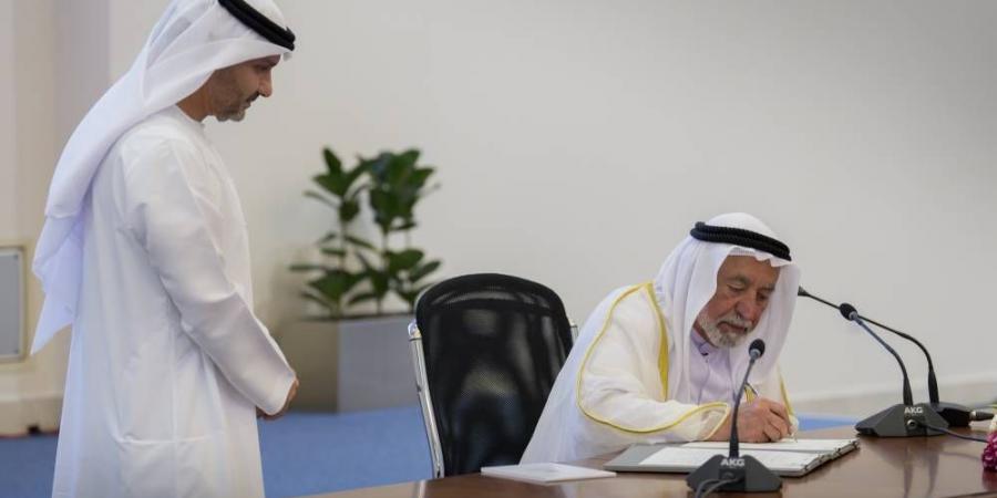 سلطان يشكّل مجلس الشارقة للتعليم العالي والبحث العلمي ولجنته التنفيذية الدائمة - الهلال الإخباري