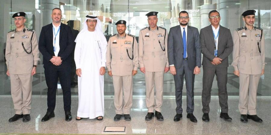 شرطة الشارقة توفر خدمة توصيل ملكيات المركبات والرخص - الهلال الإخباري