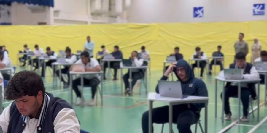 طلبة الصف الـ11 يؤكدون سهولة اختبار الفيزياء - الهلال الإخباري