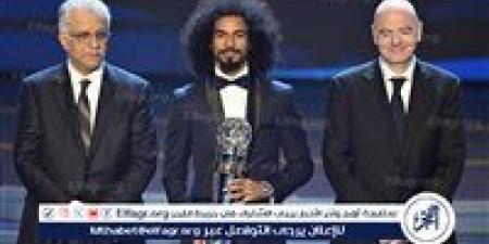 عفيف يتسلم جائزة أفضل لاعب في آسيا باستفتاء مجلة "تيتان" الصينية - الهلال الإخباري