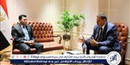 وزير الرياضة يلتقي رئيس اتحاد اليد لبحث آخر الاستعدادات لاستضافة مصر لبطولة العالم - الهلال الإخباري