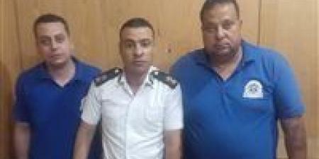 مسعفان ببورسعيد يسلمان 110 ألف جنيه عُثر عليها داخل سيارة حادث مروع على محور 30 يونيو - الهلال الإخباري