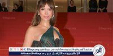 سمية الألفي تخطف الأنظار على السجادة الحمراء في مهرجان كان السينمائي - الهلال الإخباري