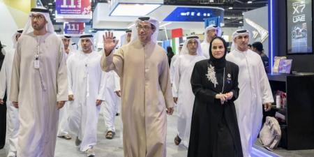منصور بن زايد: دعم الصناعة الوطنية أولوية استراتيجية - الهلال الإخباري