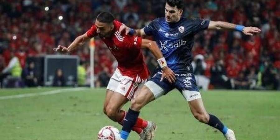 الأهلي يطالب بتحكيم أجنبي لمباراة القمة ضد الزمالك - الهلال الإخباري