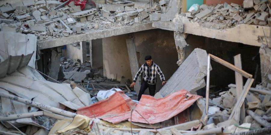مقتل 42 شخصاً في غارات إسرائيلية على غزة - الهلال الإخباري