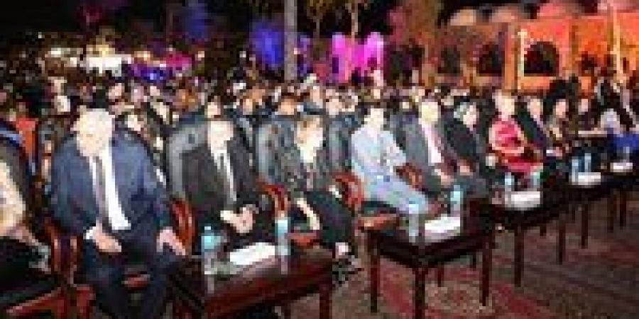 وزير الشباب والرياضة ومحافظ أسوان يفتتحان مهرجان أسوان الدولى لأفلام المرأة في دورته التاسعة - الهلال الإخباري