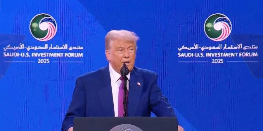 ترامب يعلن رفع العقوبات عن سوريا - الهلال الإخباري