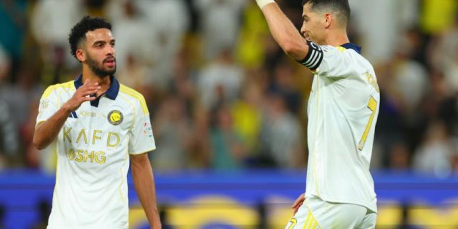 رونالدو يهدر ركلة جزاء ويعتذر لجمهور النصر - الهلال الإخباري
