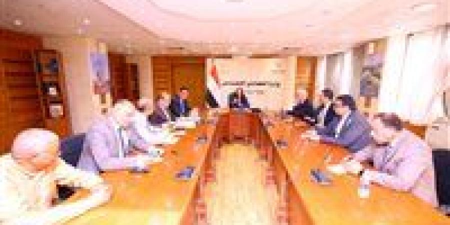 وزيرة التضامن الاجتماعي تبحث خطة تطوير مؤسسات الدفاع الاجتماعي على مستوى الجمهورية - الهلال الإخباري