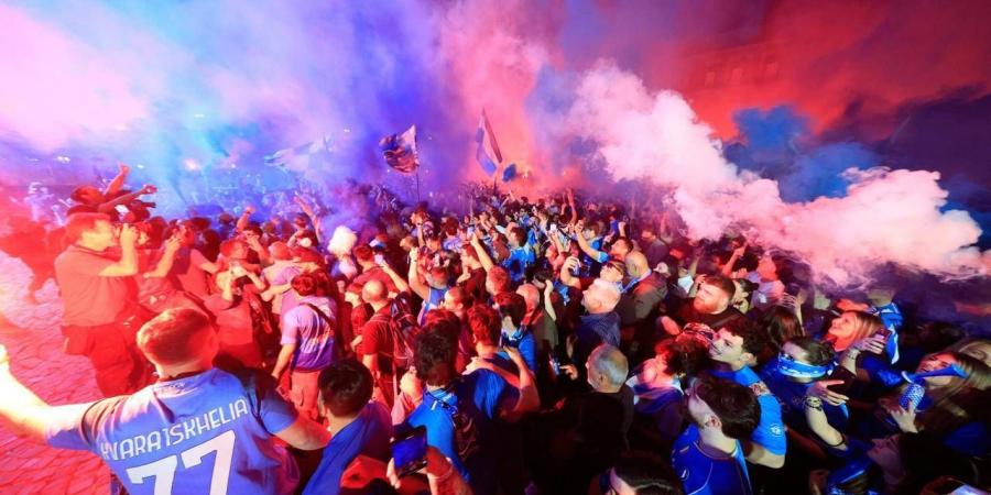 نابولي يتوج بلقب الدوري الإيطالي للمرة الرابعة - الهلال الإخباري