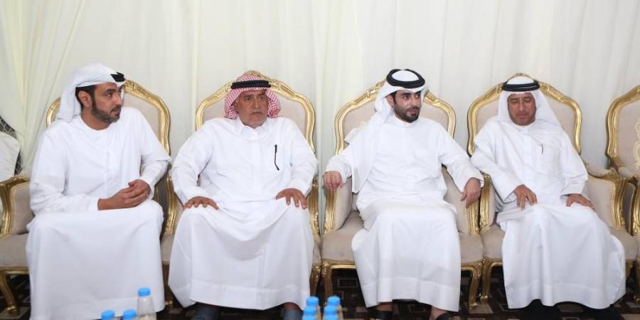 شيوخ ومسؤولون يعزون آل السويدي في وفاة خليفة ثاني خليفة السويدي - الهلال الإخباري
