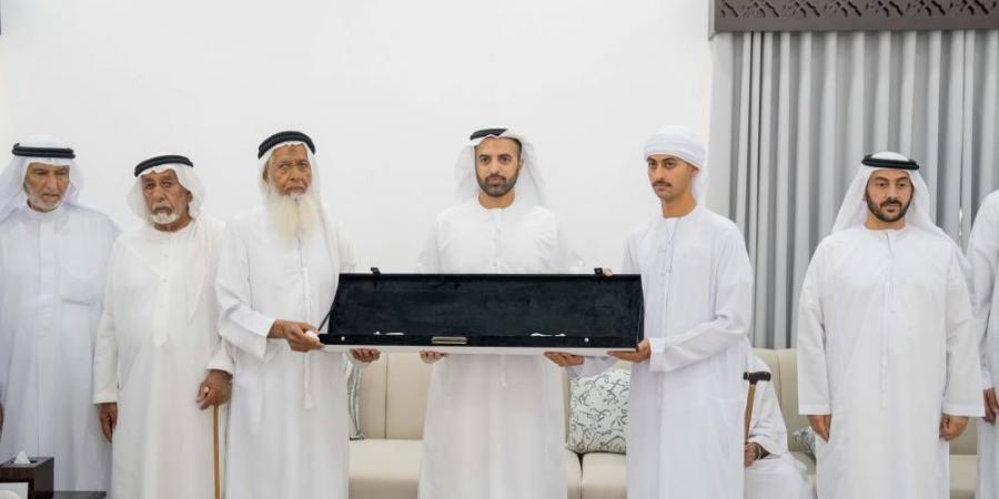 ولي عهد رأس الخيمة: تطوير الخدمات أولوية في رؤية الإمارة - الهلال الإخباري