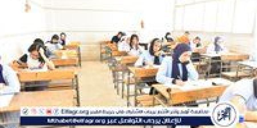 "عددهم 76 لجنة" انتظام لجان الثانوية العامة فى أول ايامها بأسيوط - الهلال الإخباري