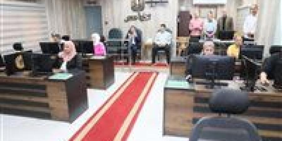 محافظ المنوفية يتابع انطلاق امتحانات الثانوية العامة وانتظام الحالة العامة للجان - الهلال الإخباري