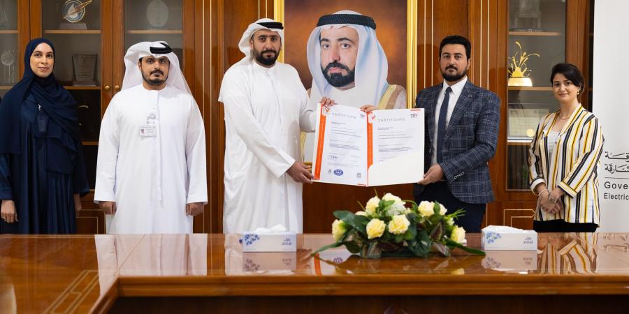 «كهربـــاء الشارقـــة» تحصـــل علـــى شهادتـــي «آيـــزو» - الهلال الإخباري