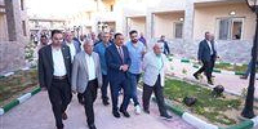 نقيب المهندسين ومحافظ مطروح يفتتحان مصيف مرسى مطروح الجديد - الهلال الإخباري