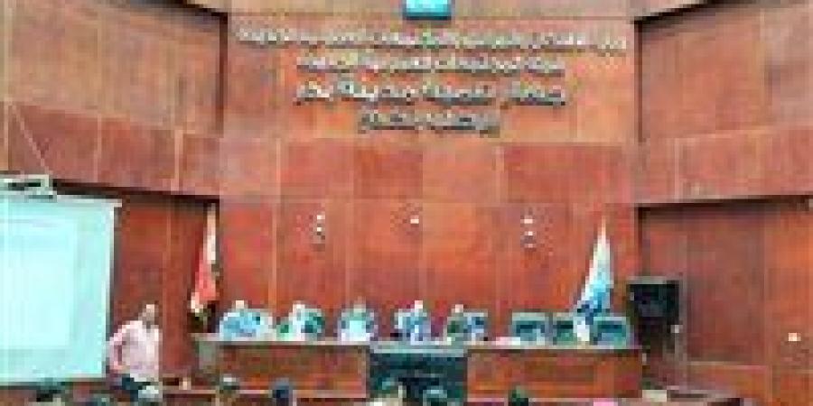 رئيس الجهاز: بيع محال تجارية وصيدلية بمزاد علني وحملة على المخالفات بمدينة بدر - الهلال الإخباري